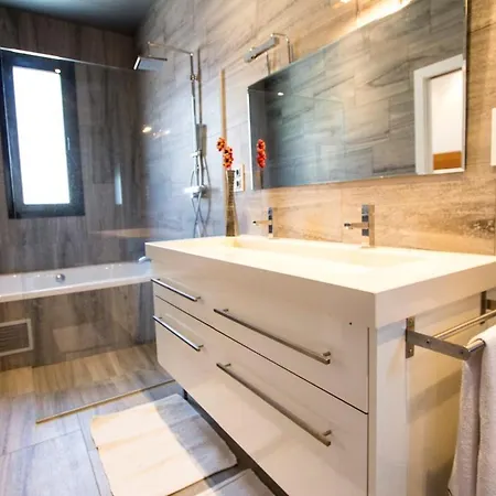 Villa Catalunya Casas Modern Marvel,15 Min To Costa Brava Beaches!