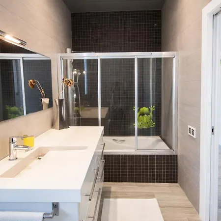 Villa Catalunya Casas Modern Marvel,15 Min To Costa Brava Beaches!